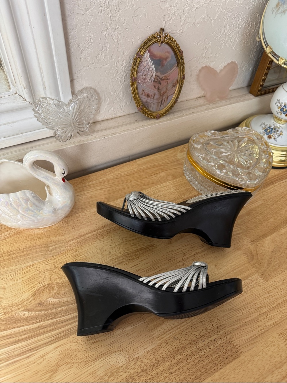 ✨Iconic early 2000s Steve Madden Y2K silver strappy wedge heels ✨ size 7.5 - Picture 12 of 13